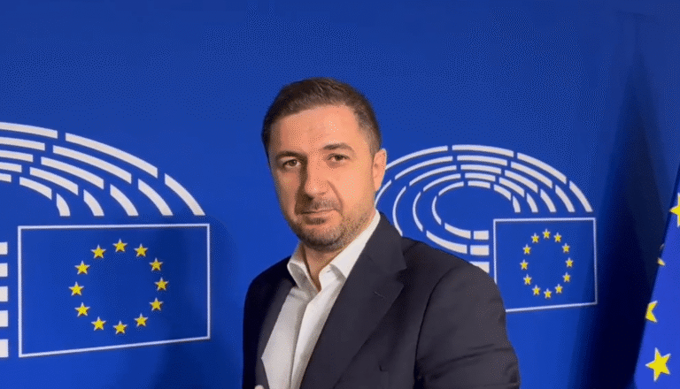Eurodeputatul AUR Adrian Axinia: „Curtea Constituțională a dat undă verde jupuirii românilor prin creșterea impozitelor locale”