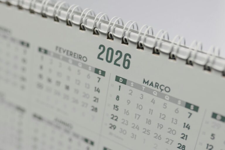 Zile libere în 2026: Câte sărbători legale vor avea românii și cum pot fi legate în minivacanțe