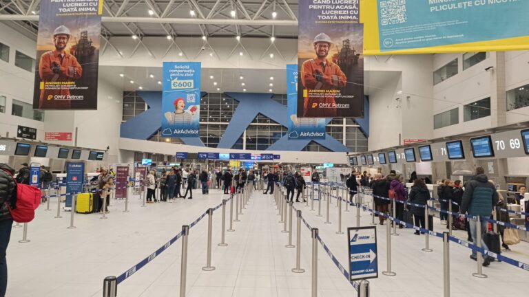 VIDEO | Ninsori și viscol pe aeroporturile Capitalei: zborurile operează, dar pot apărea întârzieri