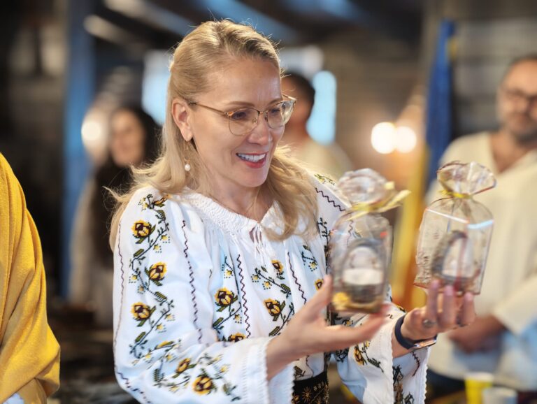 Cultura tradițională, exclusă din sistemul public: acuzații de discriminare din partea deputatului Ramona Bruynseels