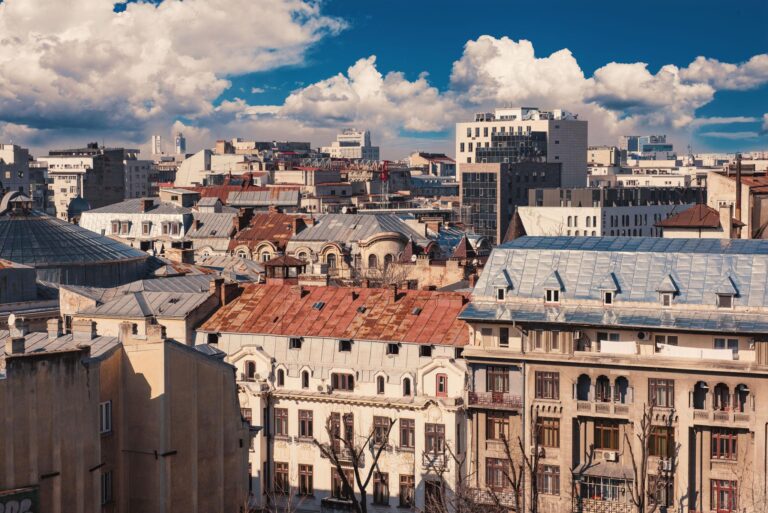 Sesizare către autorități privind un imobil din București: acuzații de construcție ilegală, racordări neconforme și risc de explozie în centrul Capitalei
