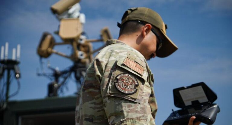 Politico: România și Polonia, printre puținele state europene care susțin prezența bazelor militare americane