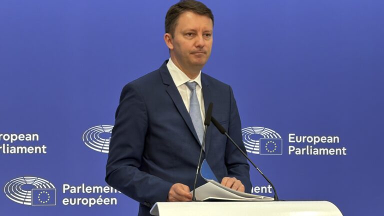 Siegfried Mureșan acuză PSD că încearcă să paseze responsabilitatea pentru întârzierile din PNRR: „Au refuzat reformele și au întârziat investițiile”
