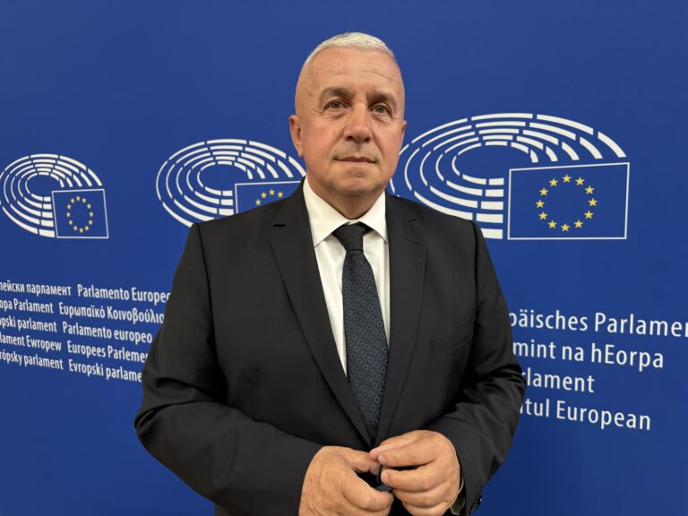 Daniel Buda, mesaj pentru Nicușor Dan: „Săptămâna viitoare trebuie să iasă fum alb de la Cotroceni!”