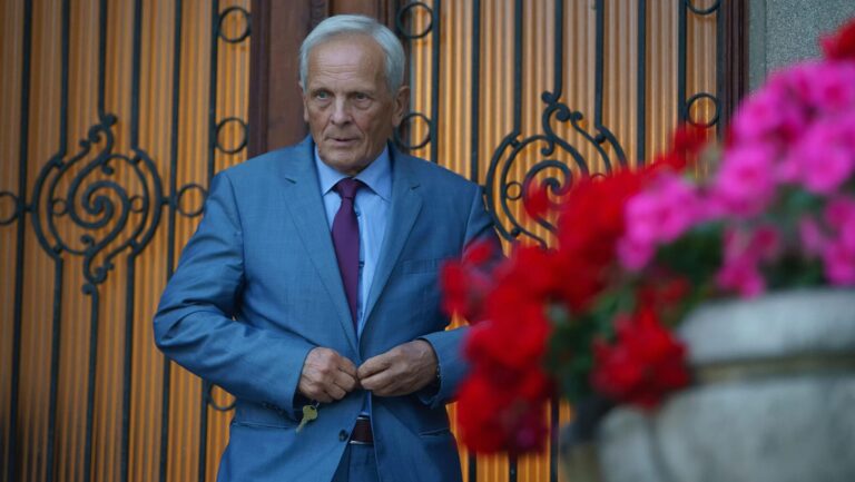 Cine l-a activat pe Theodor Stolojan?! Fostul premier vorbește despre căderea primului guvern și varianta Bolojan