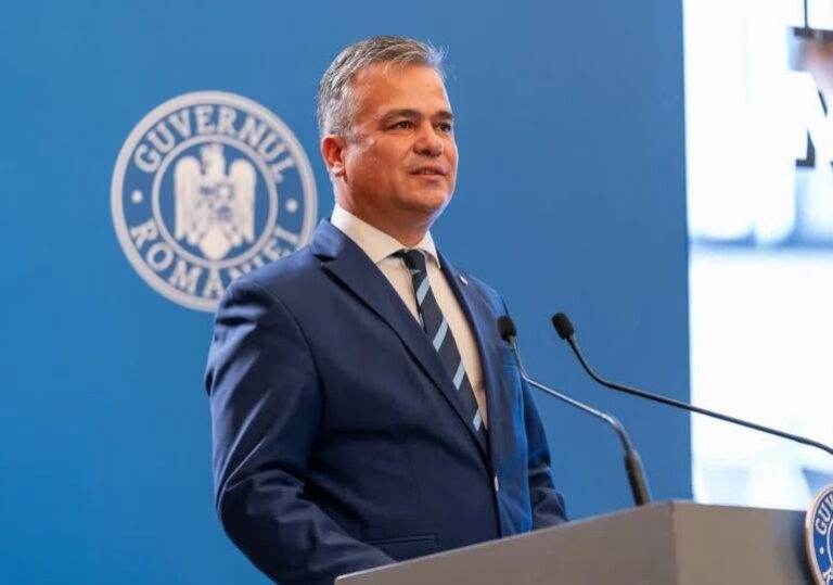 Guvernul Veștea merge la limită în Parlament. Soarta Cabinetului depinde de voturi din afara PSD