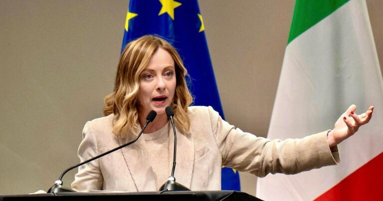Giorgia Meloni îl atacă dur pe Donald Trump: „Declarațiile sale sunt complet fabricate. Italia nu cerșește niciodată”