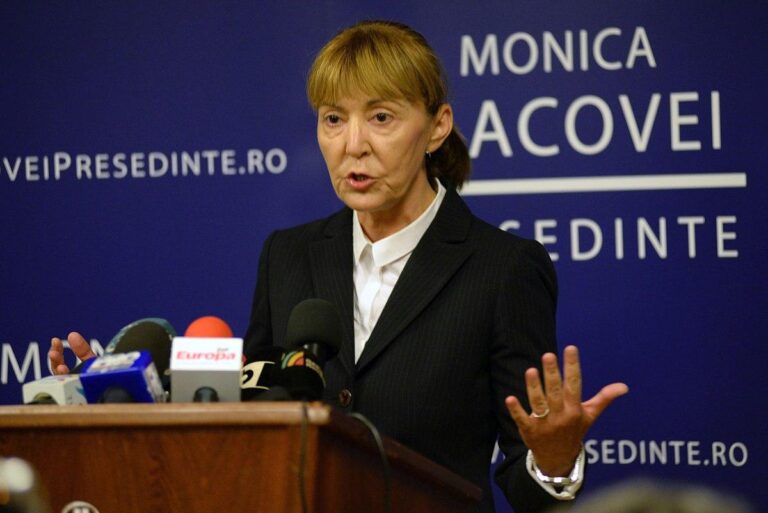Monica Macovei s-a reactivat și lansează acuzații explozive: „Nicușor Dan și aripa pesedistă din PNL au vrut să rupă PNL și USR”