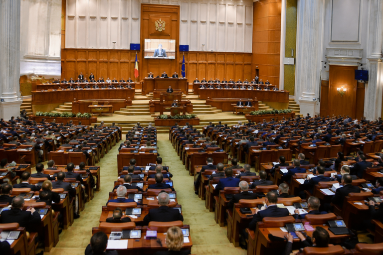 Legea integrității a picat la vot în Senat. Scandal în Parlament: dispute între Zamfir (PSD) și Bolojan (PNL)