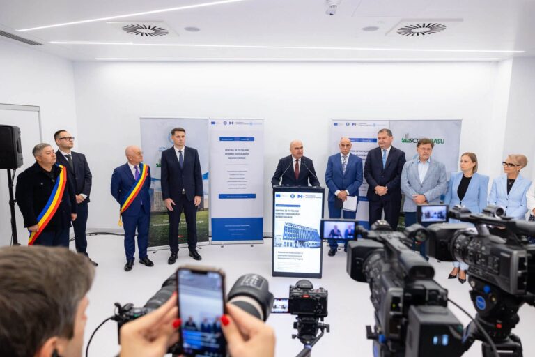 Bolojan, la inaugurarea centrului de neurochirurgie din Cluj: „Fără investiții, fără dotări, nu ne putem aștepta la o medicină de calitate”