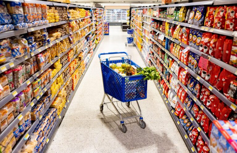 OMS acuză marile companii de alimente ultraprocesate că blochează politicile de sănătate publică