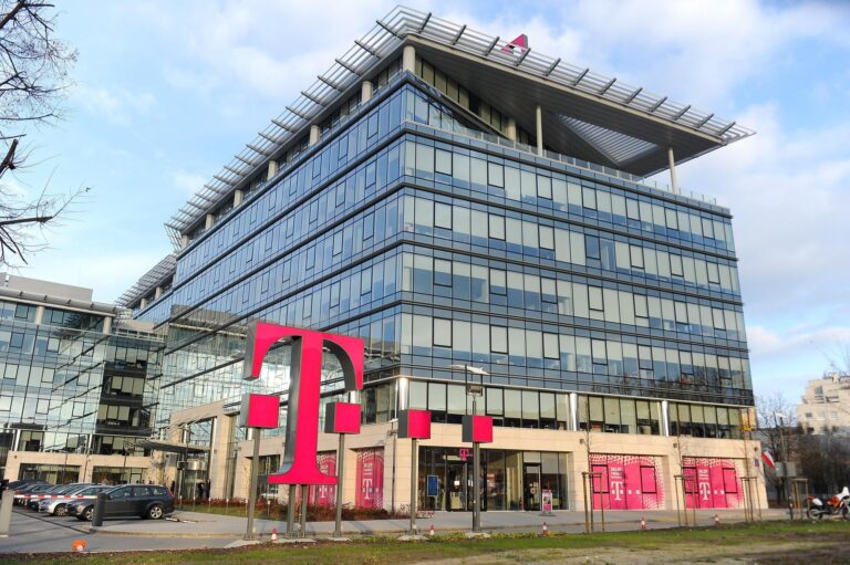 Deutsche Telekom revine în forță în Europa: tranzacție de 1 miliard de euro pentru Fiberhost și Inea