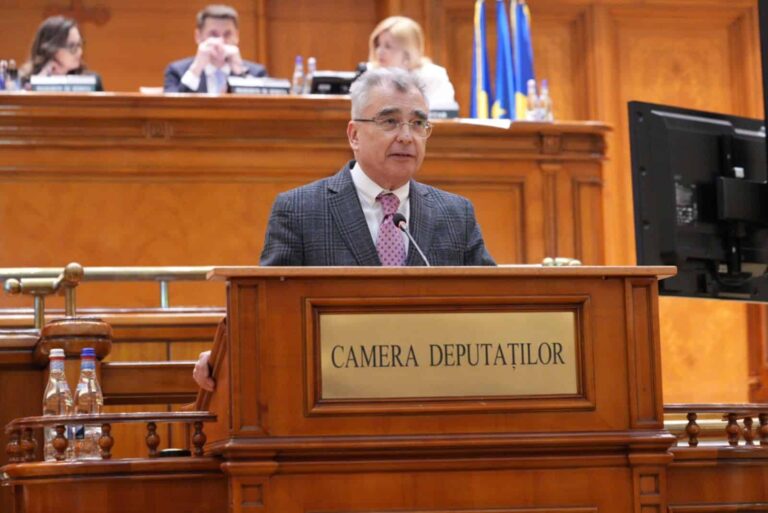 Petrișor Peiu (liderul senatorilor AUR): „Dezbaterile din Parlament pe problemele reale au fost îngropate de vuvuzelele mizelor mici”