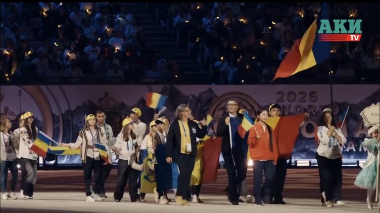 Victor Ponta, cu tricolorul în Kârgâzstan. Fostul premier a defilat la un eveniment urmărit de Putin și Erdogan