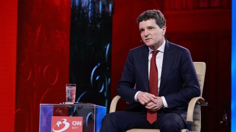 Nicușor Dan, la CNN: Putin nu este pregătit să oprească războiul. „Economia rusă suferă”
