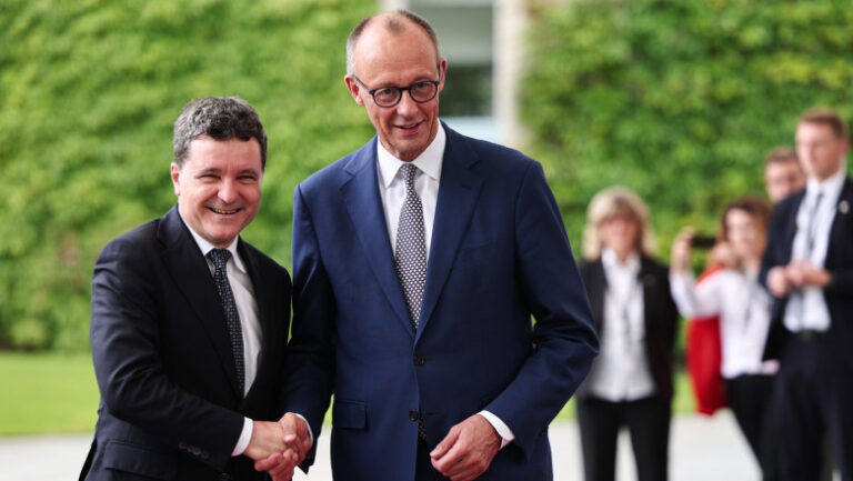 Nicușor Dan, față în față cu Friedrich Merz. Rusia, apărarea NATO și banii Europei, pe masa discuțiilor