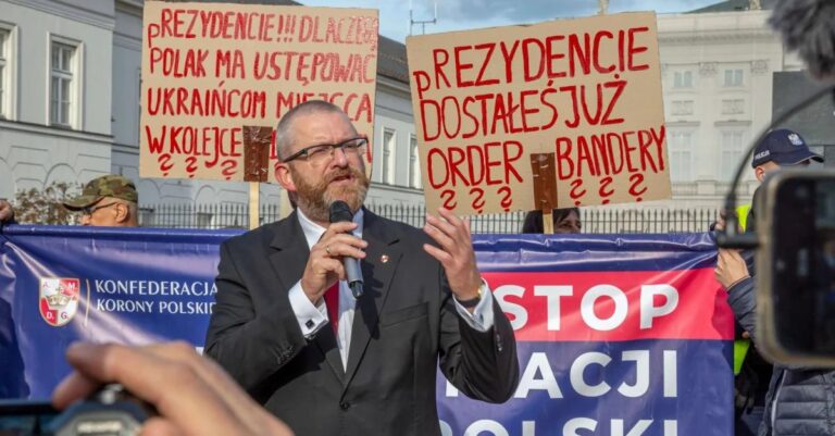 POLITICO: Polonia virează într-o direcție anti-ucraineană. Ostilitatea politică începe să se transforme în violență