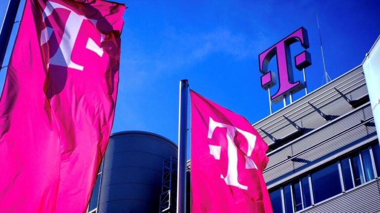 Mega-fuziunea de 300 de miliarde de dolari care poate schimba telecomunicațiile mondiale. Deutsche Telekom și T-Mobile US, la un pas de unire