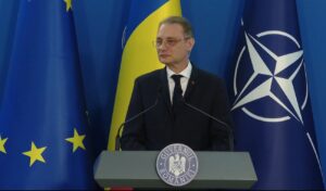 Premierul Luca Niculescu, conferință de presă, după ședința de Guvern de marți seară / Captură video Facebook Guvernul României