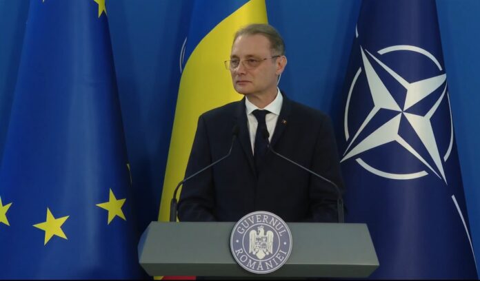 Premierul Luca Niculescu, conferință de presă, după ședința de Guvern de marți seară / Captură video Facebook Guvernul României